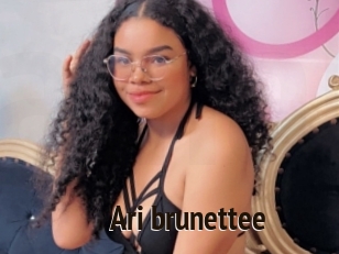 Ari_brunettee