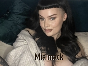 Mia_mack