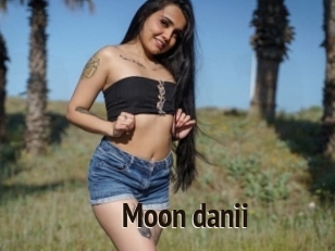 Moon_danii